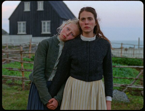 Ída Mekkín Hlynsdóttir og Vic Carmenn Hove í Voluðu landi.